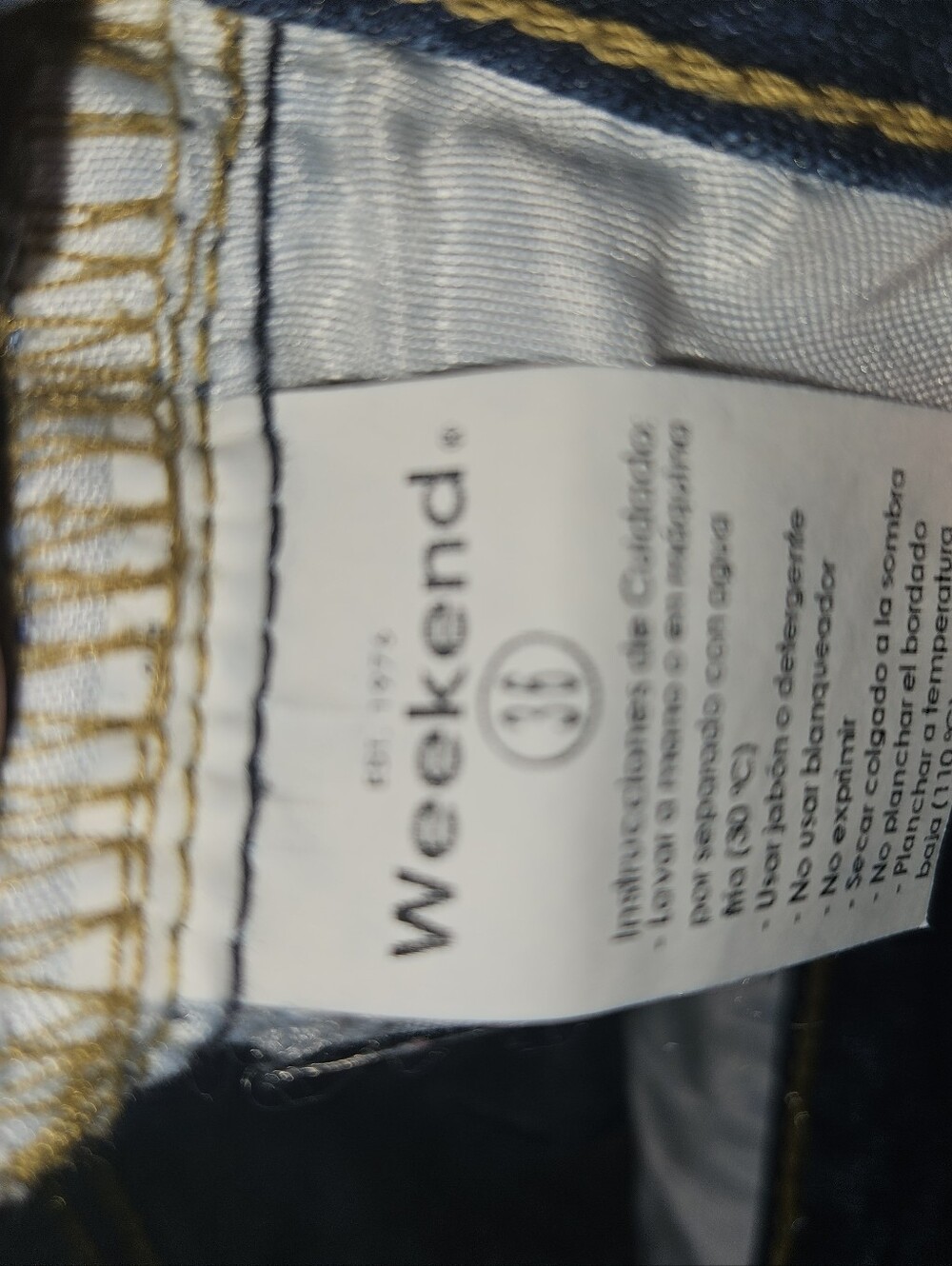 Weekend Plus Womans Capri Jeans Waist Size 36 - Picture 12 of 12